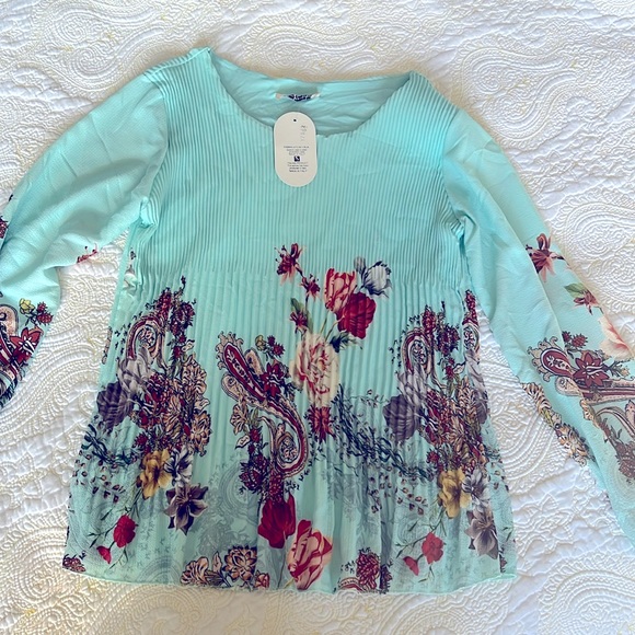 Italian Made Ladies Blouse - Picture 1 of 6